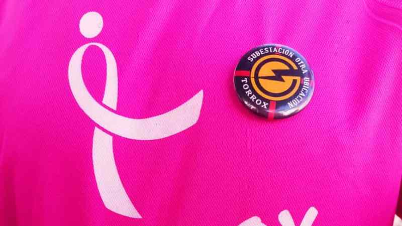 La Plataforma Ciudadana contra la Subestación participa en la marcha Torrox Camina en Rosa para apoyar la lucha contra el Cáncer