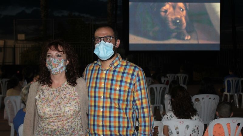 El Ciclo de Cine 'Vecinalh' arrancó en El Peñon con la proyección de 'Uno más en la familia'