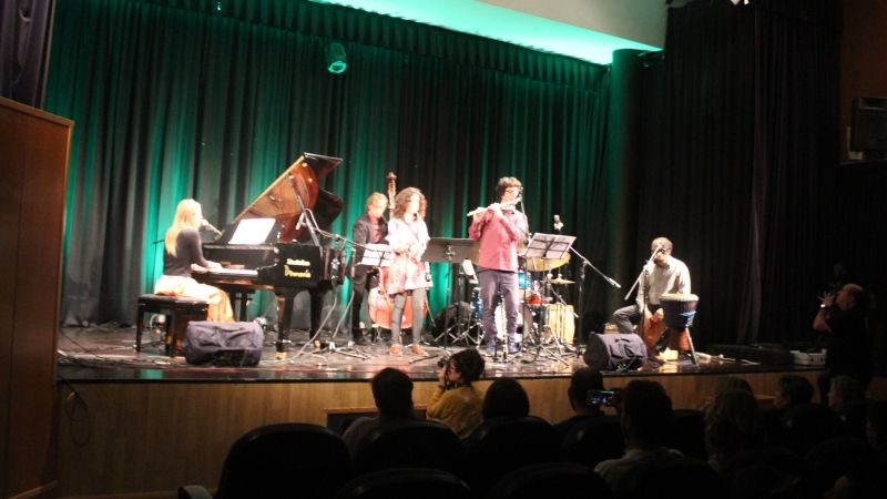 La fusión de ritmos latinos y el jazz, a cargo de Alicia Tamariz, conquista el Centro Cultural