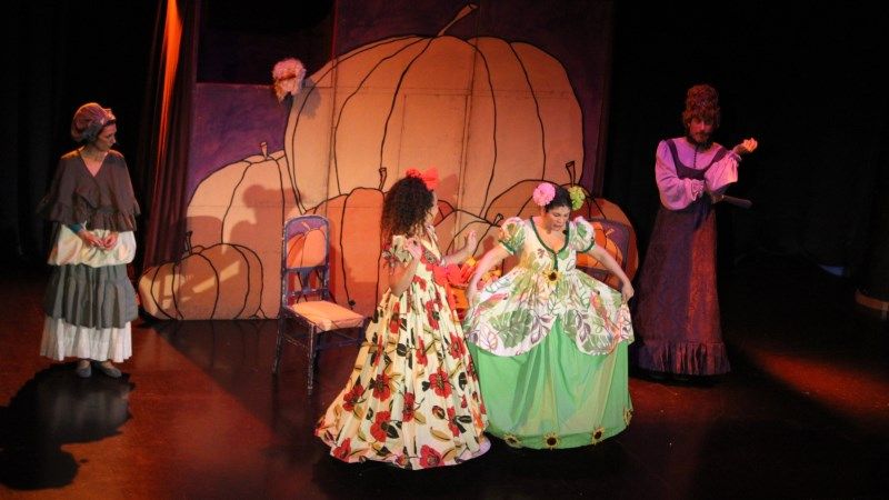 Una versión escénica de la Cenicienta abre el XIII Ciclo de Teatro Infantil de Alhaurín de la Torre