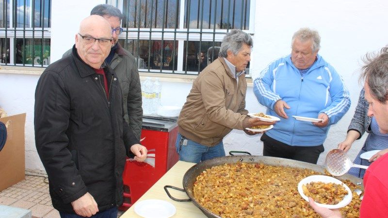La barriada de La Alquería disfruta de sus tradicionales migas populares