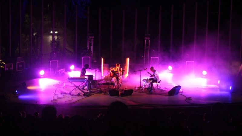 Anni B Sweet cautiva al público de El Portón con su nuevo y rompedor disco, ‘Universo por estrenar’