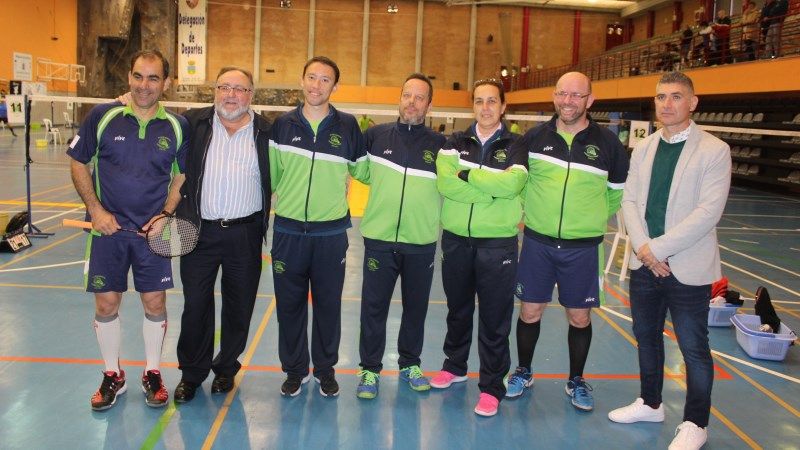 El Encuentro de Veteranos 'La Torre del Bádminton' alcanza su decimoctava edición