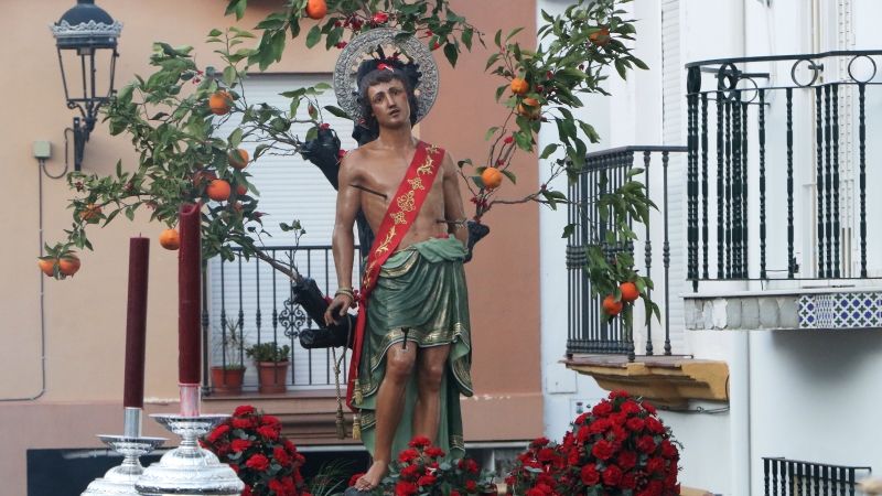 San Sebastián, más arropado que nunca tras recuperarse la procesión