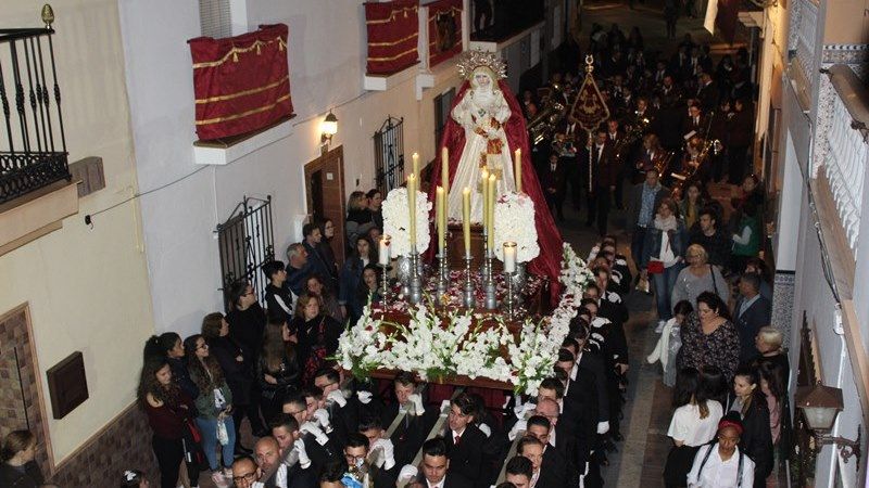 Brillante procesión de la Virgen de la Amargura