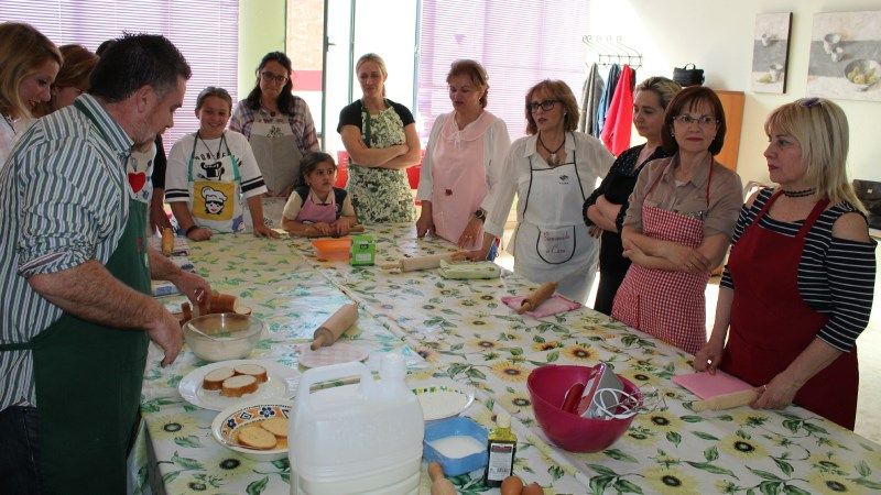 Taller de repostería a cargo de AYFEM