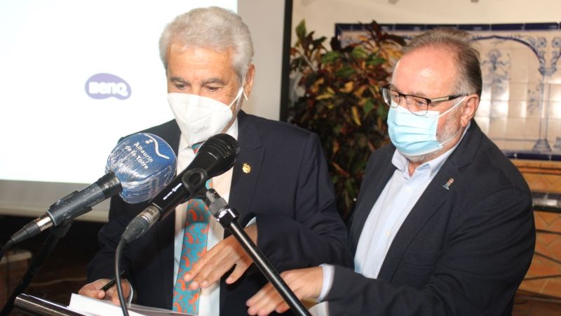 Francisco Cabrera traza un apasionante recorrido histórico por las fortificaciones de Málaga
