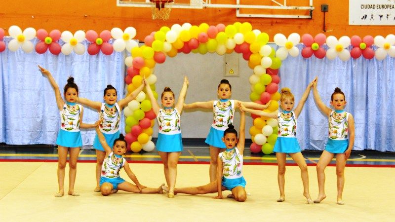 Más de 550 gimnastas de toda Andalucía y Ceuta llenan el Polideportivo El Limón