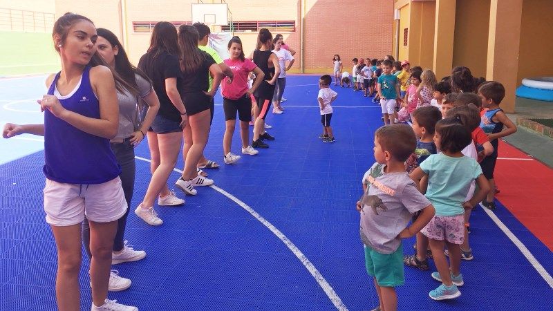 El campamento de verano de El Limón reúne a cerca de 400 jóvenes en su primer turno
