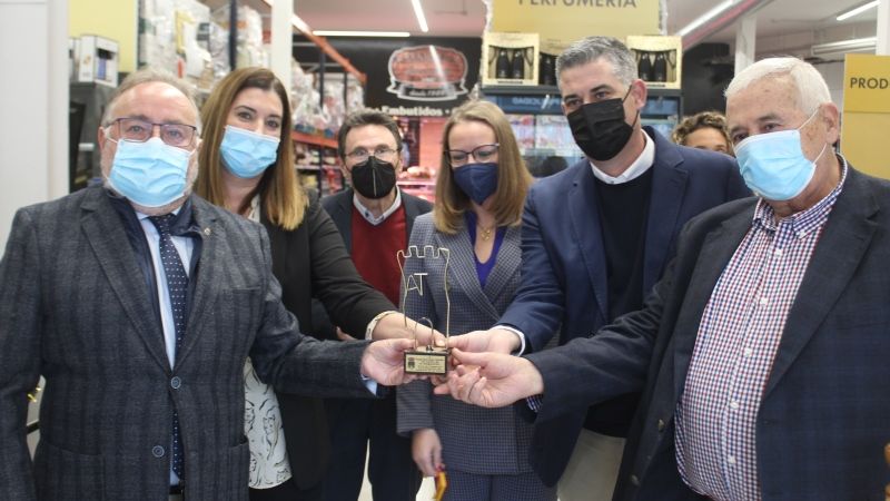 Se inaugura el supermercado Gaymo, abierto a todos los públicos en la avenida de Las Américas