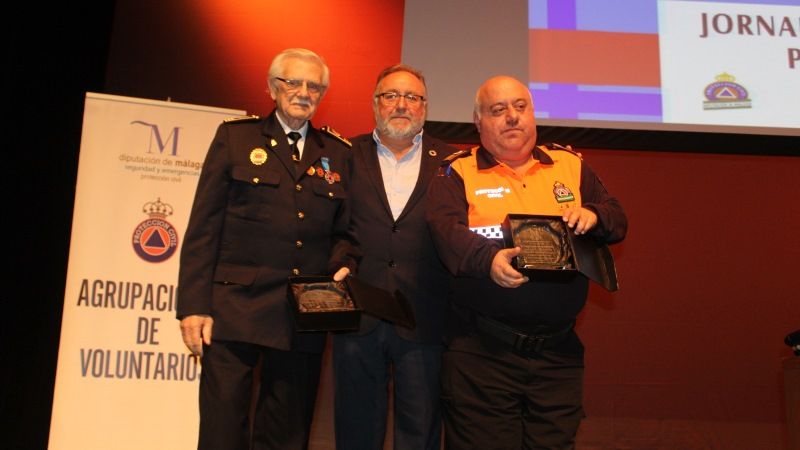 Merecido homenaje a la agrupación de Protección Civil de Alhaurín de la Torre por su cuarto de siglo