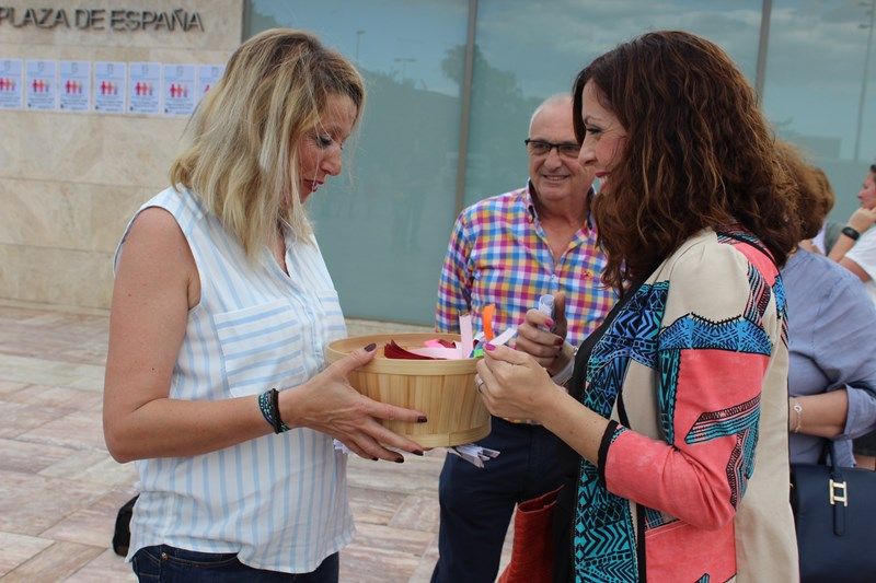 Segundo Cordón Humano promovido por la asociación AYFEM para concienciar sobre la esclerosis múltiple