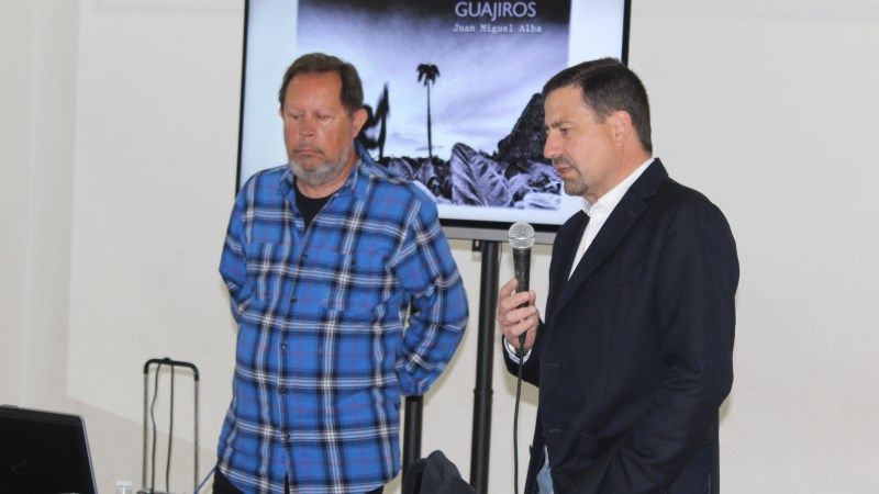 El fotógrafo malagueño Juan Miguel Alba presenta su libro 'Guajiros', que contiene 105 imágenes