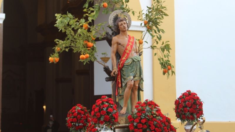 El Ayuntamiento pide que no se tiren peladillas a la nueva talla de San Sebastián
