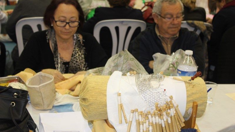 Medio millar de personas participan en el octavo Encuentro Autonómico de Bolillos