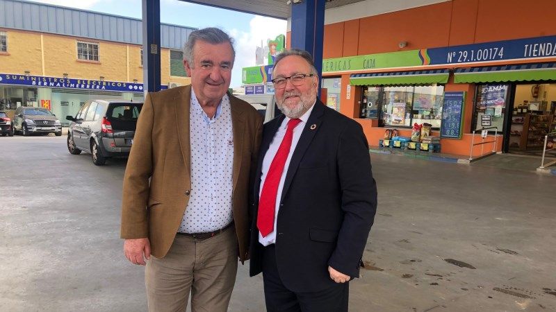 Villanova asiste al estreno de las mejoras de la estación de servicio Las Américas