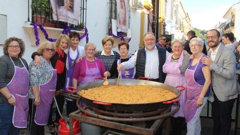 La tercera edición de la Navidad Morá llena de color y música el entorno de la calle Mezquita