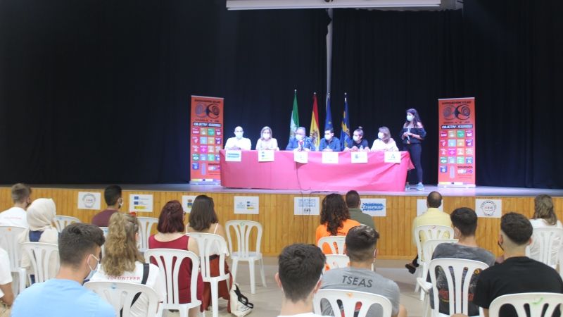 La Asociación Eo, Eo y las autoridades locales dan la bienvenida a un grupo de jóvenes de otros lugares