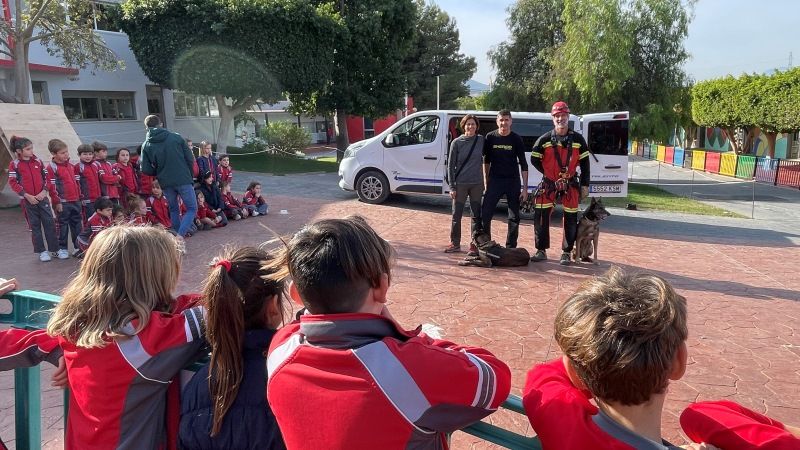 Perros que salvan vidas en el Colegio El Pinar