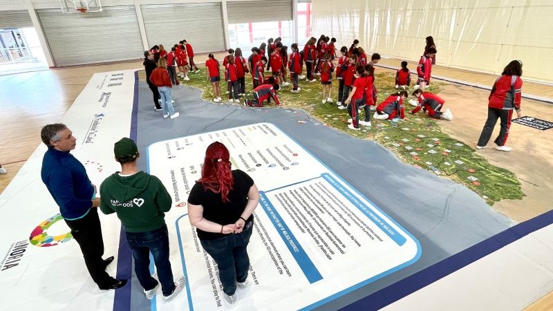 El Mapa interactivo Gigante de la provincia de Málaga llega al Colegio El Pinar como primera parada en Alhaurín de la Torre