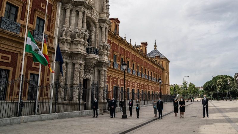 El Gobierno andaluz invita al resto de instituciones a sumarse al duelo oficial por las víctimas del Covid-19