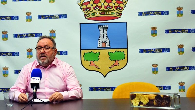 Villanova insta a las administraciones a desbloquear los proyectos pendientes para Alhaurín de la Torre