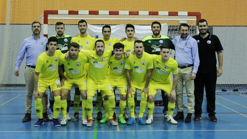 Punto agridulce tras remontar un 0-2 ante el colista (3-3)