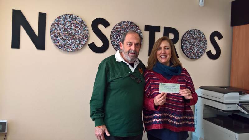 La Fundación Las Canteras dona 300 euros a la asociación ABC para su sorteo de Navidad