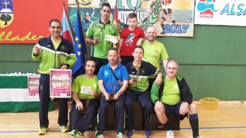 El Club Bádminton Alhaurín de la Torre culmina la temporada senior dominando en Humilladero