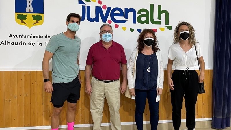 El 'influencer' deportivo Cesc Escolá impartió una multitudinaria 'masterclass' en Alhaurín de la Torre