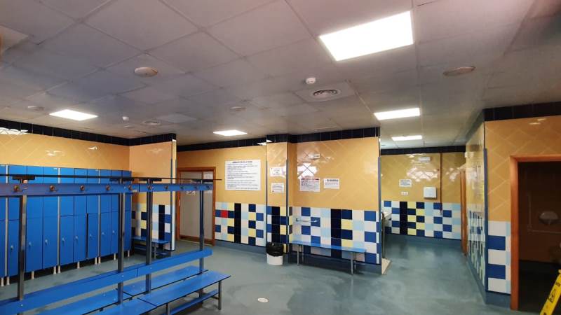 El centro acuático El Limón avanza en el respeto al medio ambiente instalando nuevas luces led