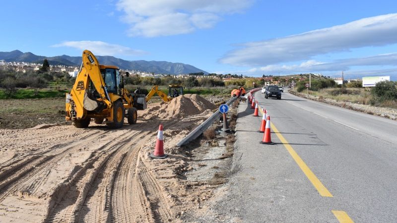 En marcha el último tramo del acerado de la A-404 que conectará peatonalmente con Retamar