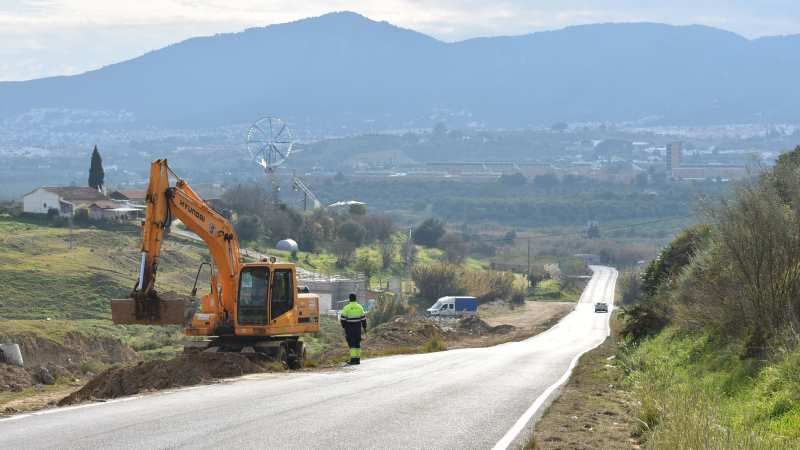 Comienzan las obras que mejorarán la seguridad vial y la visibilidad de la entrada a Torrealquería