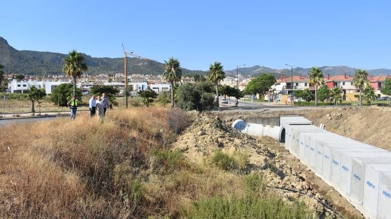 El Ayuntamiento embellecerá el cruce de la A-404 en Capellanía tras reforzar la seguridad vial