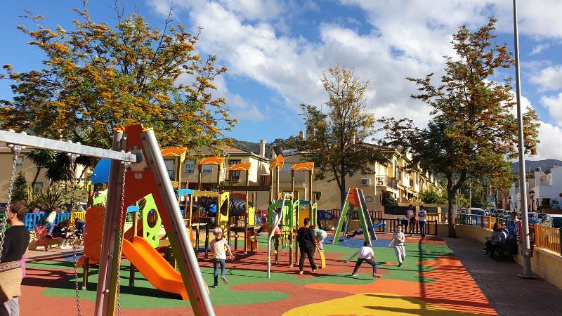 Alhaurín de la Torre limita el horario de uso de los parques y cerrará los centros sociales