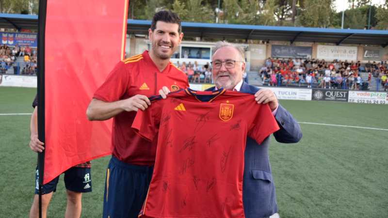 El Deportivo Alhaurín logra una victoria histórica contra el equipo de Leyendas de España