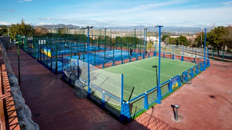 Dan comienzo las clases de pádel de la escuela municipal