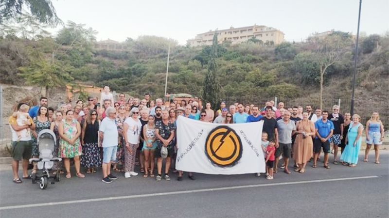 Más de un centenar de vecinos piden otra ubicación para la subestación eléctrica de Torrox Park