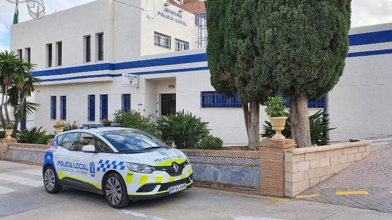 PSOE y Adelante Alhaurín de la Torre lamentan y condenan las agresiones a dos agentes de la Policía Local e insisten en que los efectivos son “absolutamente insuficientes”