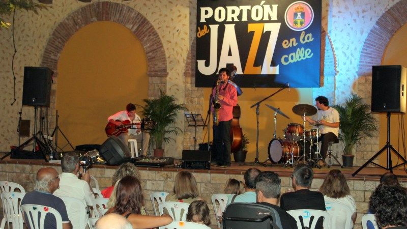 El cuarteto de Daniel Torres protagonizó la segunda cita del Portón del Jazz en la calle