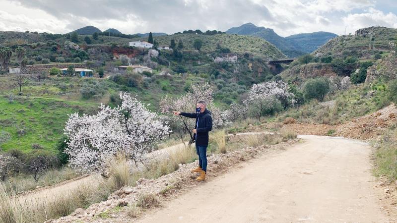 El Ayuntamiento concluye la reparación de varios caminos rurales en Alhaurín de  la Torre
