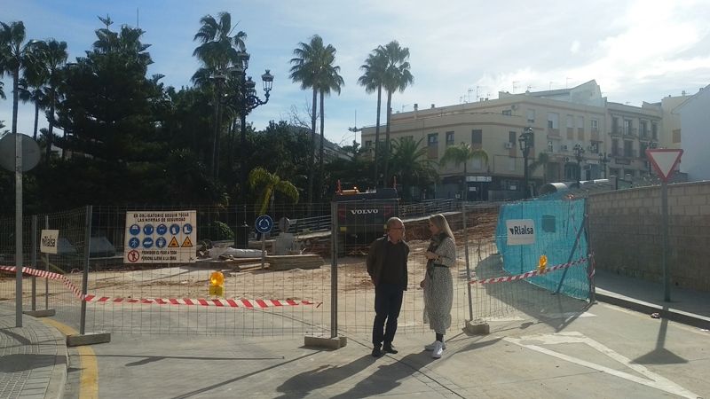El PSOE de Alhaurín de la Torre recoge "las numerosas quejas" de los comerciantes de la zona del parque de los patos por las obras y la falta de comunicación del Ayuntamiento