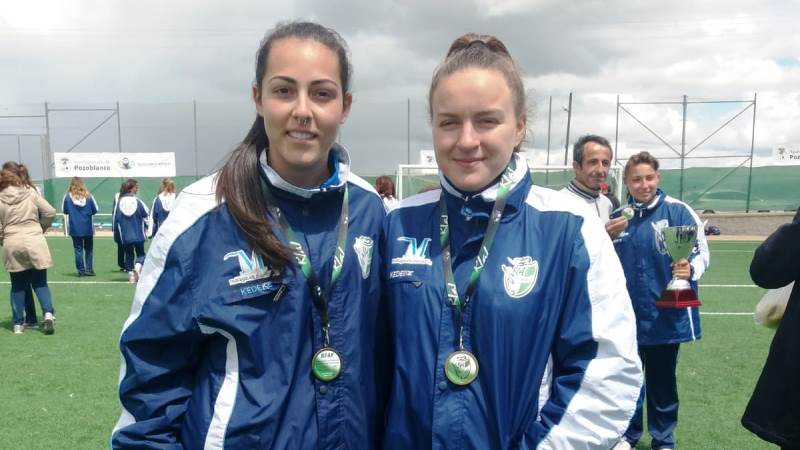 Dos jugadoras del Alhaurín de la Torre CF compitieron en el campeonato de Andalucía de fútbol