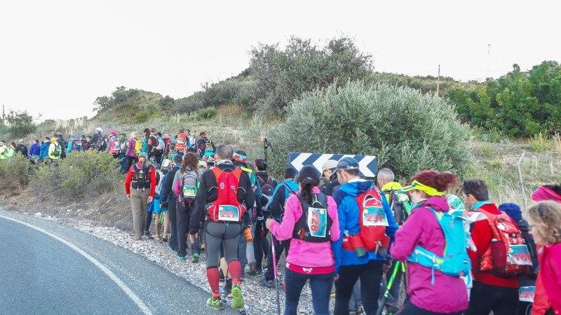 Éxito de la VIII Travesía Medio Ambiental Jabalcuza Jarapalos con una superluna azul iluminando la montaña