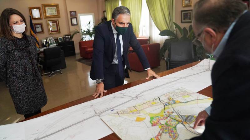 Bendodo destaca el desbloqueo por parte de la Junta de proyectos paralizados durante décadas en Alhaurín de la Torre