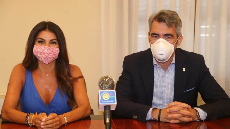 La Junta destaca la apuesta de Benalmádena por la seguridad y la sostenibilidad para reforzar el destino