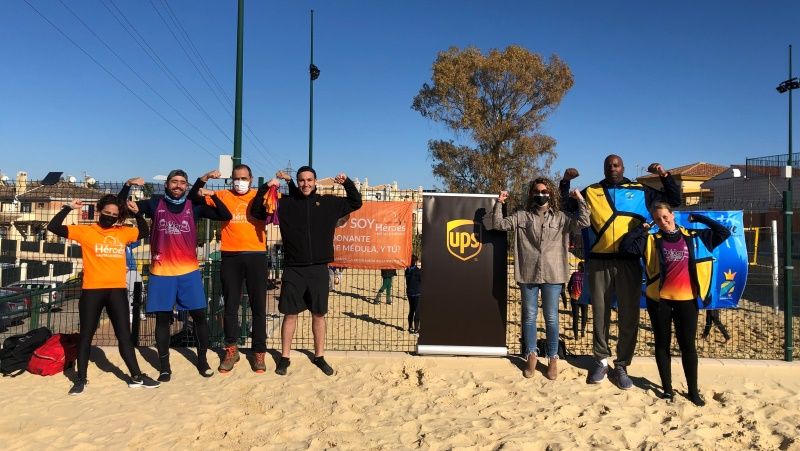 Alrededor de 60 jugadores participan en el torneo solidario ‘Voley contra la leucemia’