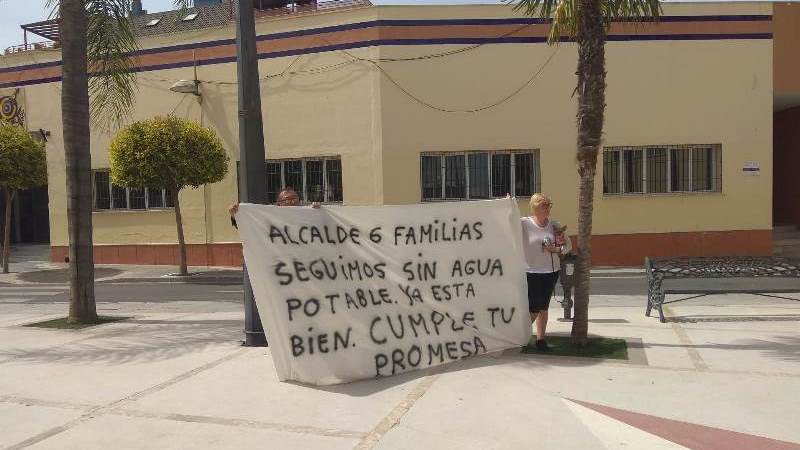 IU denuncia que el gobierno popular siga negando el acceso a agua potable a vecinxs de Santa Amalia