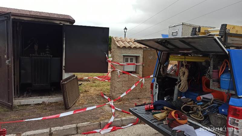El incendio de un transformador dejar sin luz a todo el Polígono Industrial 1ª Fase