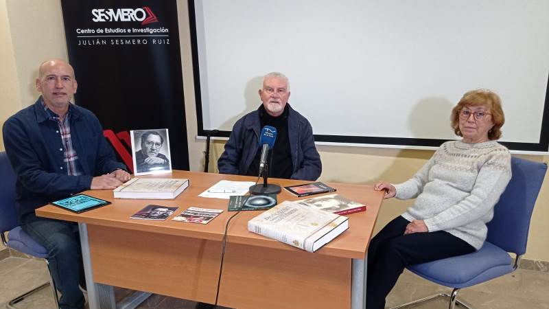 El pintor malagueño Pepe Bornoy dona al Centro Sesmero veinte obras de arte digital